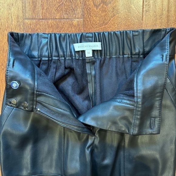 Brochu Walker The Tide Pull-On Pant, Italian Vegan Leather, Jogger Fit, Size XS - Picture 8 of 16